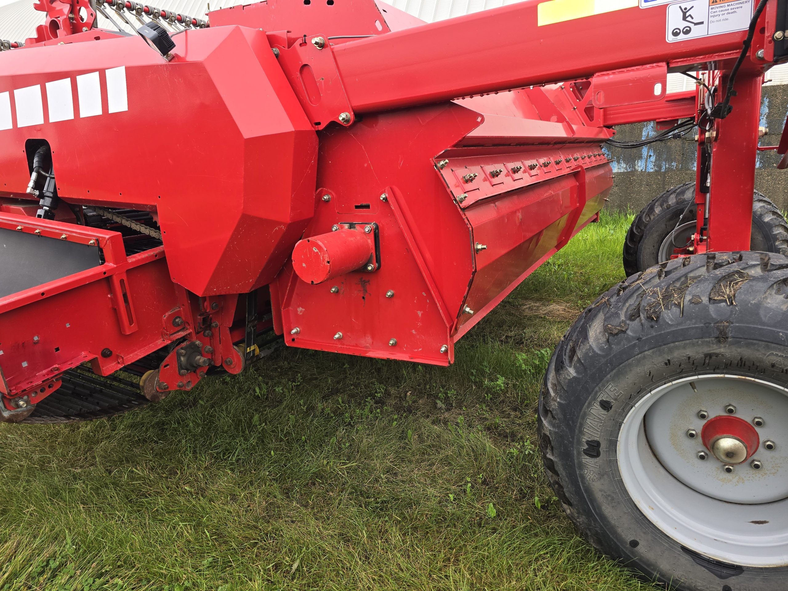 2019 Spudnik 6140 Windrower Right & Left Discharge 34in Rows / SOLD other Windrowers Available - Image 24