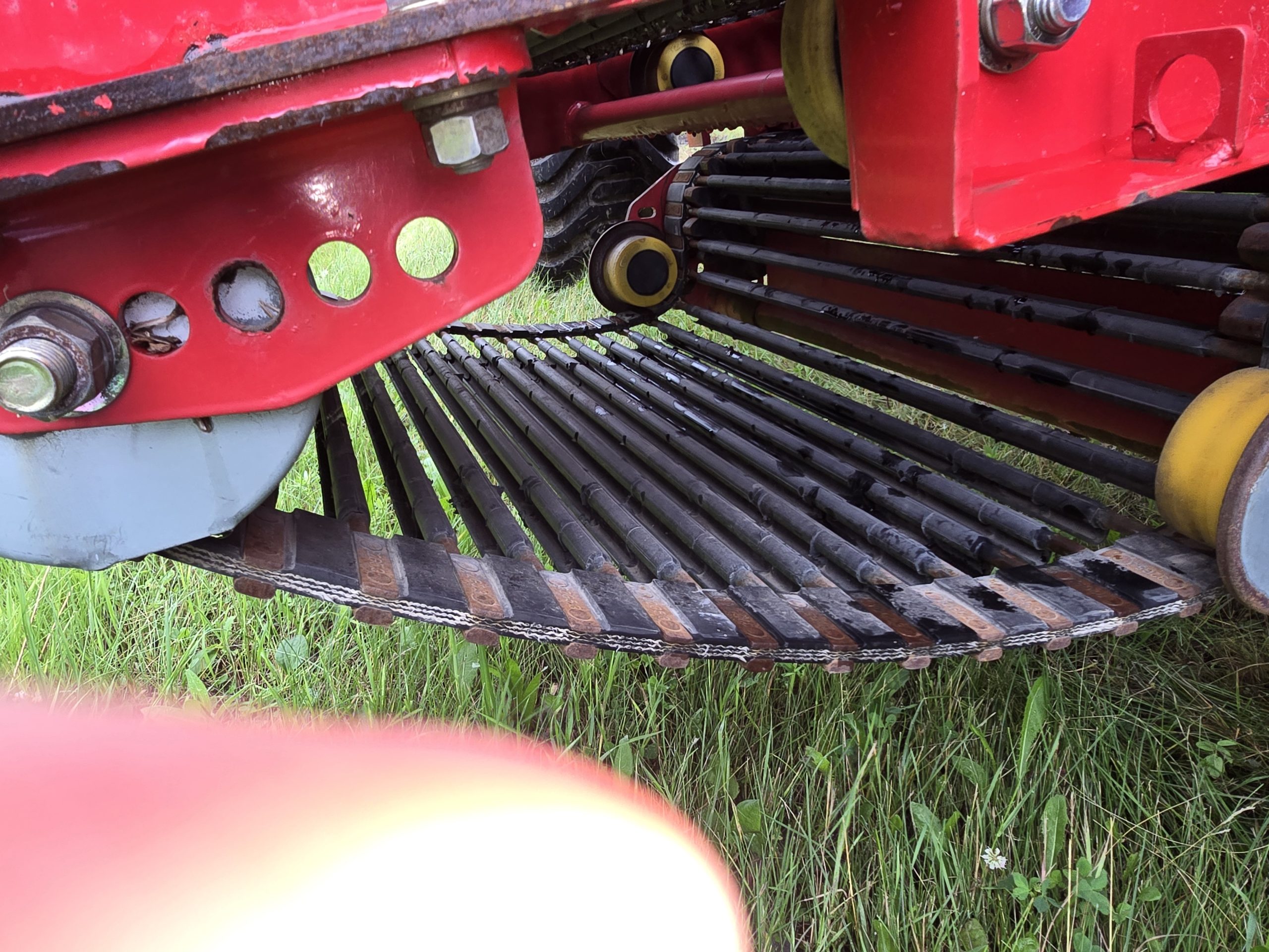 2019 Spudnik 6140 Windrower Right & Left Discharge 34in Rows / SOLD other Windrowers Available - Image 23