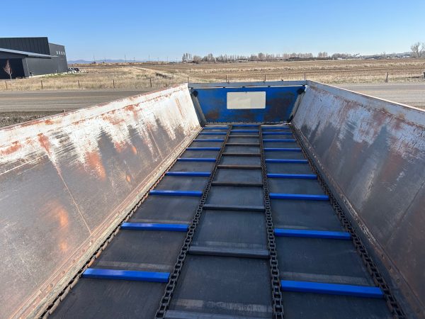 2015 Crop Shuttle Model 3600 Mounted on Elmers Tracks - Image 3