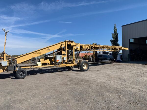 831 Double L 36in X 49ft Telescopic Piler with Wireless Remote Control