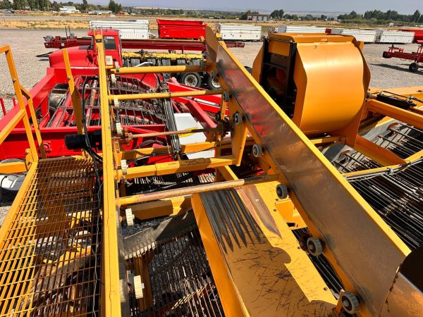 2016 Double L 973 4 Row Harvester - Image 14