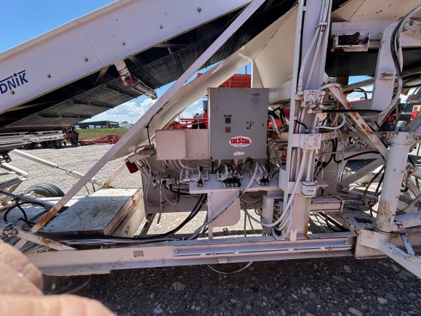 525 Spudnik 30in X 48ft All Belt Telescopic Piler - Image 4