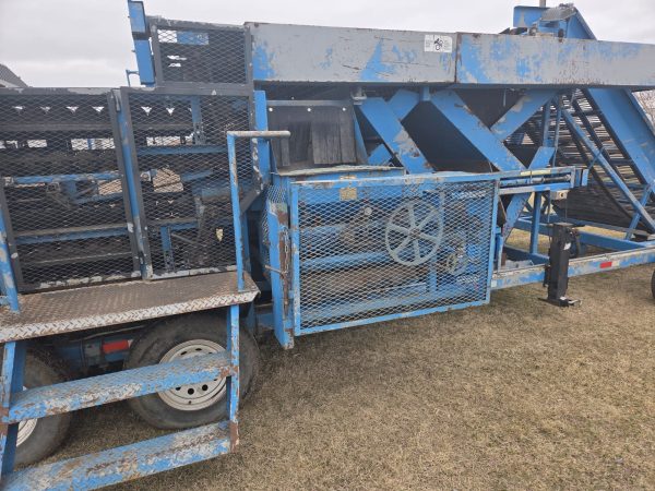2013 Betterbuilt 72in  Model 603 Seed Cutter with 3 Cut Attachments - Image 10