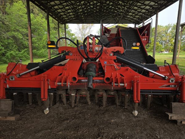 26ft Kuhn Hydraulic Folding Heavy Duty Power Harrow - Image 10