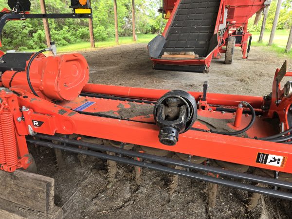 26ft Kuhn Hydraulic Folding Heavy Duty Power Harrow - Image 11