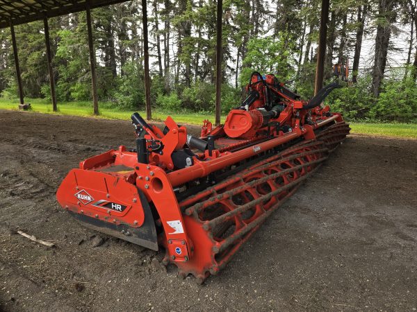 26ft Kuhn Hydraulic Folding Heavy Duty Power Harrow - Image 3