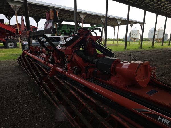 26ft Kuhn Hydraulic Folding Heavy Duty Power Harrow - Image 6