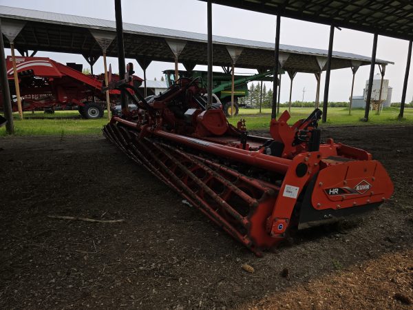 26ft Kuhn Hydraulic Folding Heavy Duty Power Harrow - Image 7