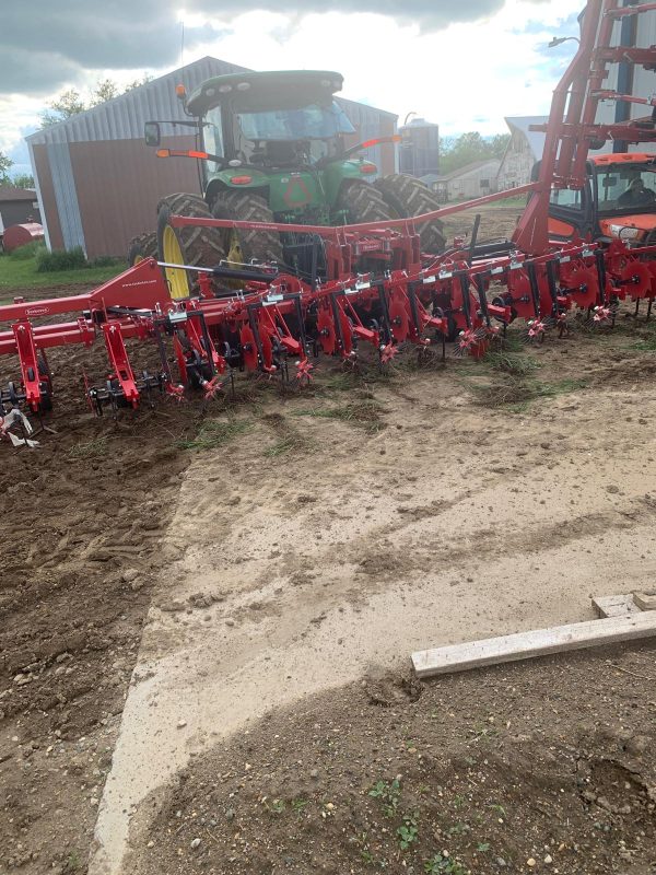 2016 Steketee 16 Row 30in with Camera Hitch Guidance - Image 17