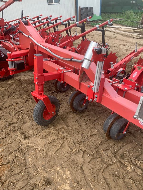 2016 Steketee 16 Row 30in with Camera Hitch Guidance - Image 13