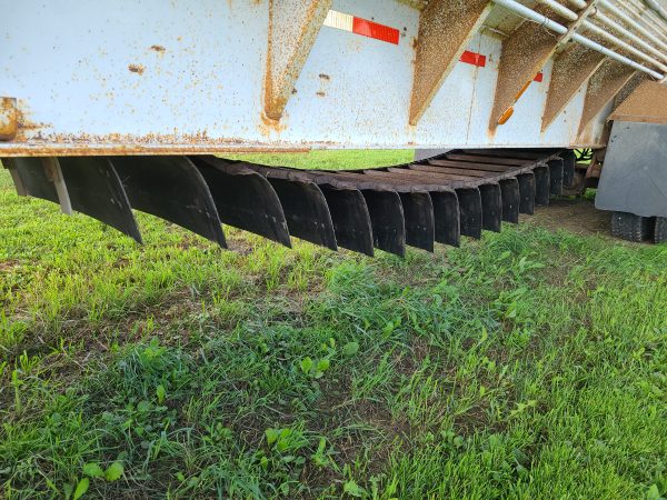 36ft Loadmaster Live Bottom Trailer / Chain & Flaps - Image 2