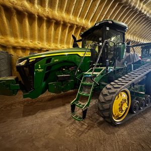 2021 John Deere 8RT 370 / IVT Trans 40K / 16in Tracks / Only 1787hrs