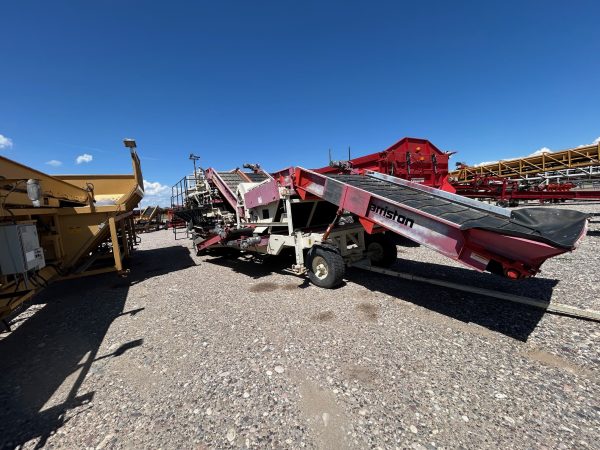 3240 Harriston Clodhopper with Peg Belt & Trash Blower