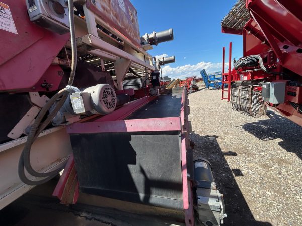 3240 Harriston Clodhopper with Peg Belt & Trash Blower - Image 3