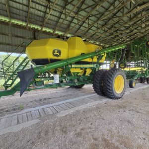 1910T John Deere 3 Compartment Air Cart with 60ft Disk Drill