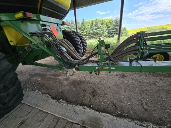 1910T John Deere 3 Compartment Air Cart with 60ft Disk Drill - Image 9