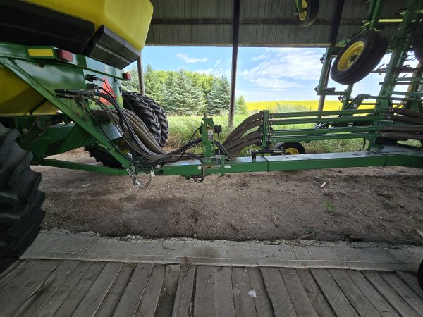 1910T John Deere 3 Compartment Air Cart with 60ft Disk Drill - Image 10