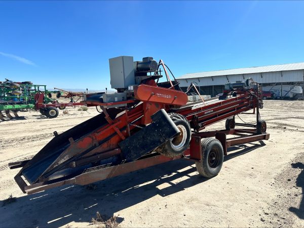 Spudnik 24in Scooper & Trailer