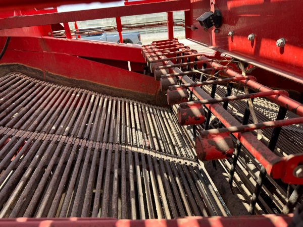 2017 Dewulf RDT 2 Row Harvester - Image 2