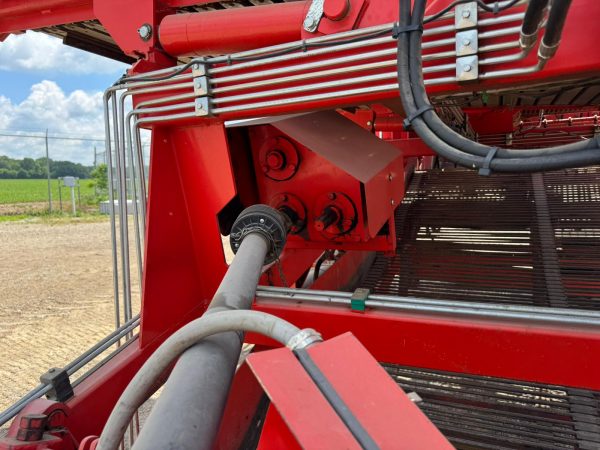 2017 Dewulf RDT 2 Row Harvester - Image 8