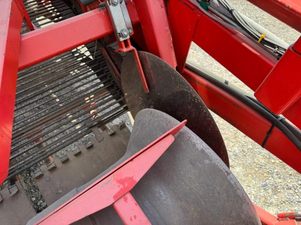2017 Dewulf RDT 2 Row Harvester - Image 10