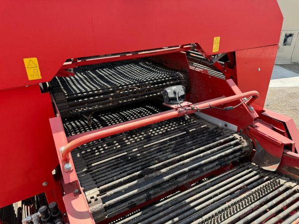 2017 Dewulf RDT 2 Row Harvester - Image 13