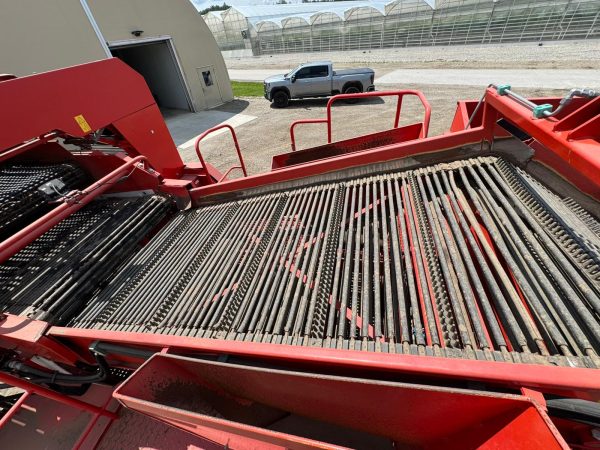 2017 Dewulf RDT 2 Row Harvester - Image 15