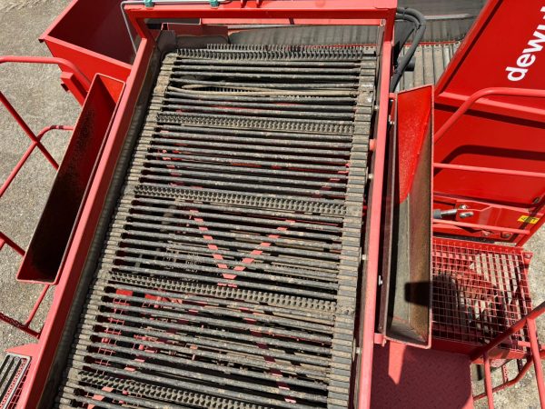 2017 Dewulf RDT 2 Row Harvester - Image 17