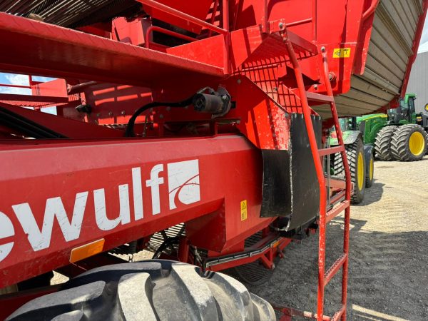 2017 Dewulf RDT 2 Row Harvester - Image 18