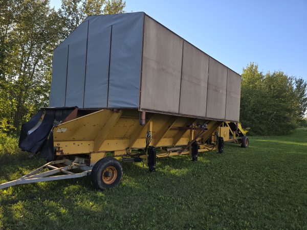 860 Double L 600CWT Evenflow Hopper