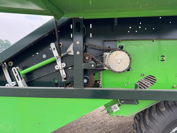 2013 AVR Espirit 2 Row 36in Direct Load Potato Harvester - Image 31