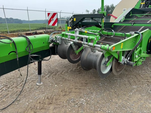 2013 AVR Espirit 2 Row 36in Direct Load Potato Harvester - Image 32