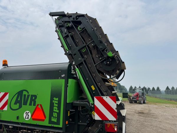 2013 AVR Espirit 2 Row 36in Direct Load Potato Harvester - Image 36