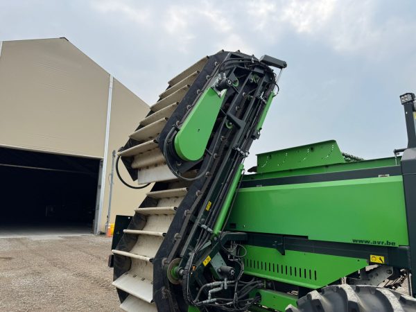 2013 AVR Espirit 2 Row 36in Direct Load Potato Harvester - Image 37
