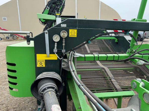 2013 AVR Espirit 2 Row 36in Direct Load Potato Harvester - Image 3