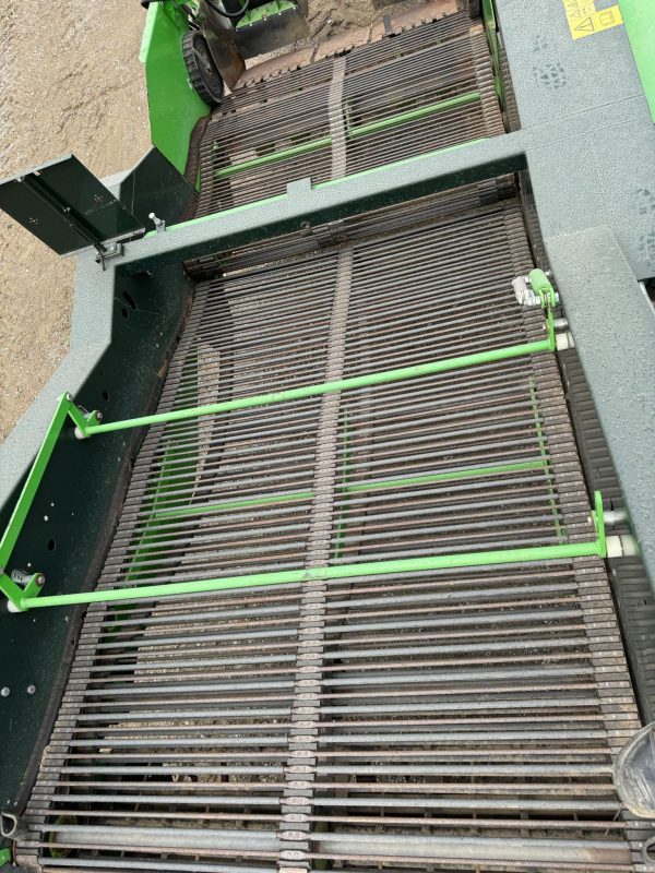 2013 AVR Espirit 2 Row 36in Direct Load Potato Harvester - Image 4