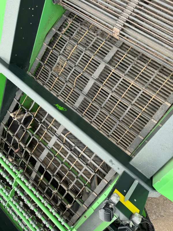 2013 AVR Espirit 2 Row 36in Direct Load Potato Harvester - Image 5