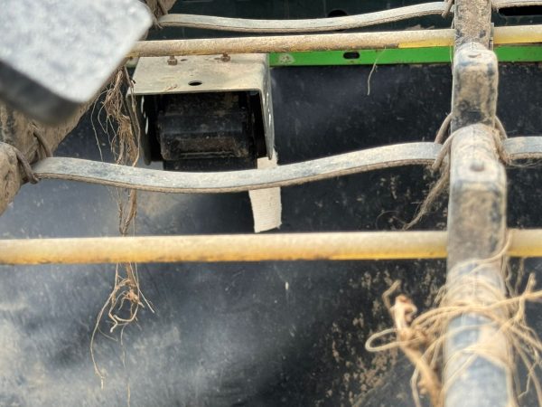 2013 AVR Espirit 2 Row 36in Direct Load Potato Harvester - Image 6