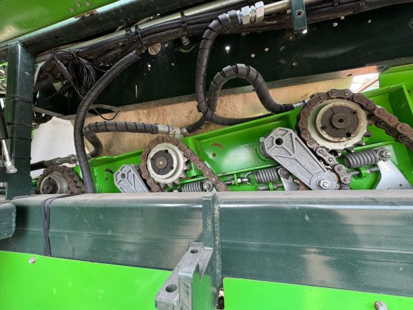 2013 AVR Espirit 2 Row 36in Direct Load Potato Harvester - Image 9