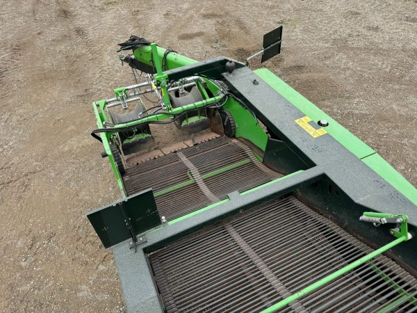2013 AVR Espirit 2 Row 36in Direct Load Potato Harvester - Image 11