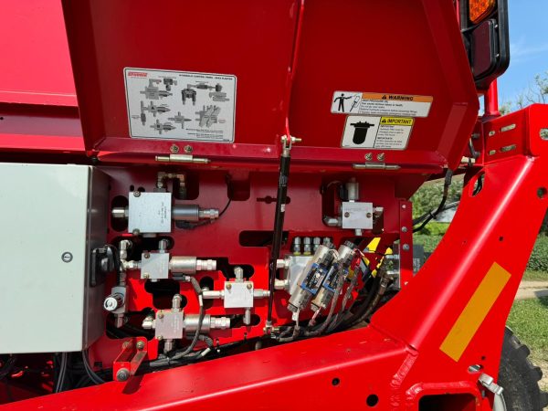 2019 Spudnik 8060 6 Row 36in Planter with Dry Fertilizer / Excellent - Image 3