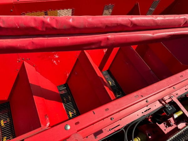 2019 Spudnik 8060 6 Row 36in Planter with Dry Fertilizer / Excellent - Image 26