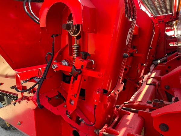 2019 Spudnik 8060 6 Row 36in Planter with Dry Fertilizer / Excellent - Image 32