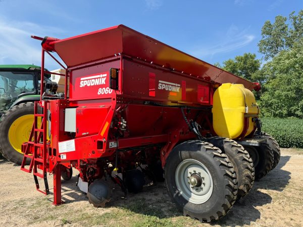 2019 Spudnik 8060 6 Row 36in Planter with Dry Fertilizer / Excellent - Image 38