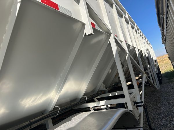 2000 Trinity 3 Axle Live Bottom Trailer - Image 5
