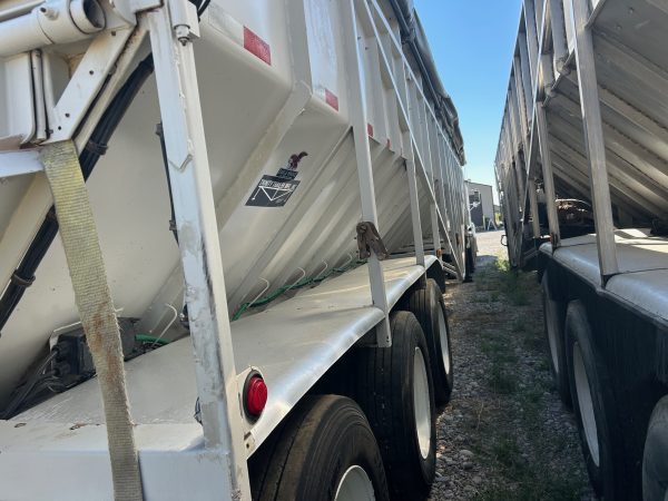 2000 Trinity 3 Axle Live Bottom Trailer - Image 16