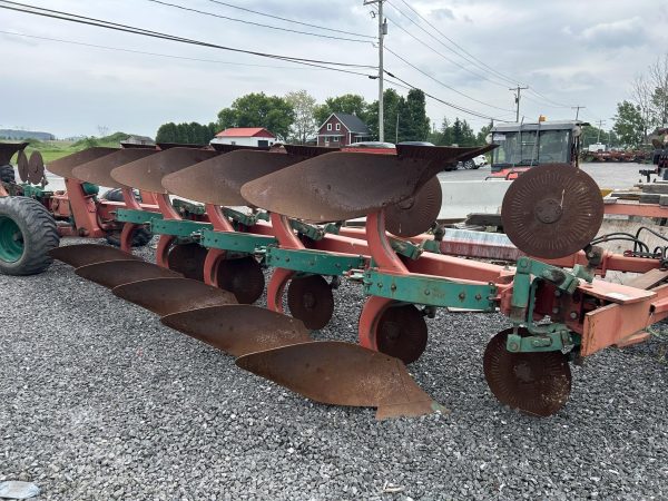 Kverneland PX100-8 Roll Over Plow with Coulters - Image 9
