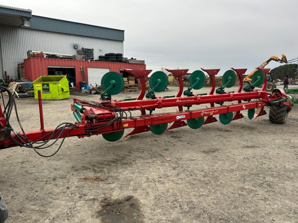 PB115 Kverneland 5 Bottom Roll Over Plow / Variable Width
