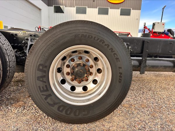 2019 Kenworth T370 Tandem / Allison Automatic - Image 16