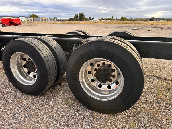 2019 Kenworth T370 Tandem / Allison Automatic - Image 18